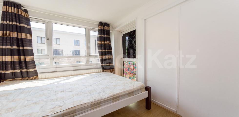 Modern recently refurbished 3 bed in Ladbroke Grove Shalfleet Drive, LADBROKE GROVE